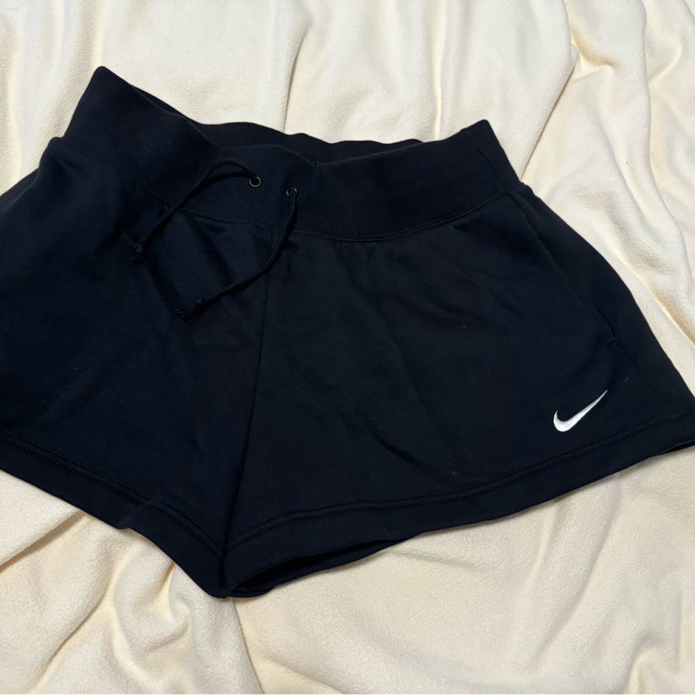 Nike high waisted shorts new with tag